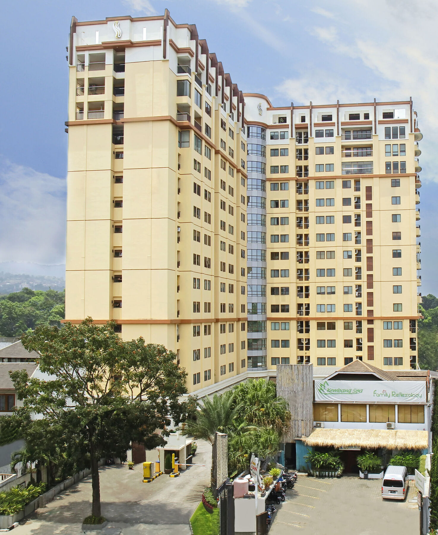 Grand Setiabudi Hotel Бандунг Екстериор снимка