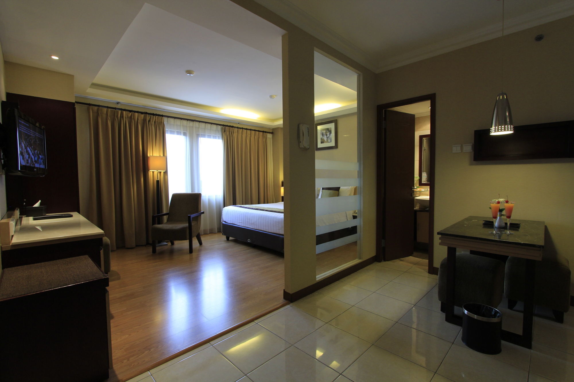 Grand Setiabudi Hotel Бандунг Екстериор снимка