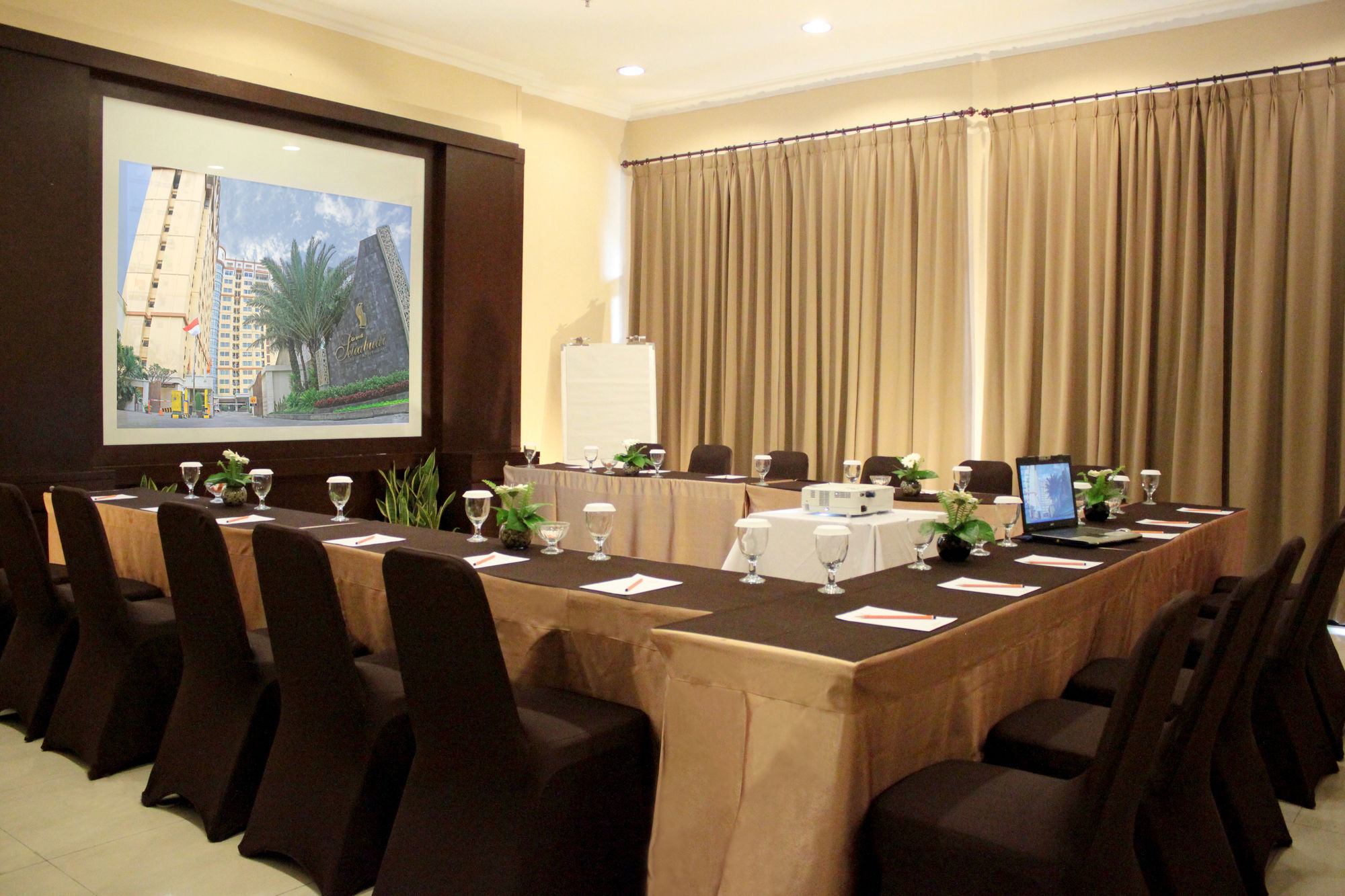 Grand Setiabudi Hotel Бандунг Екстериор снимка